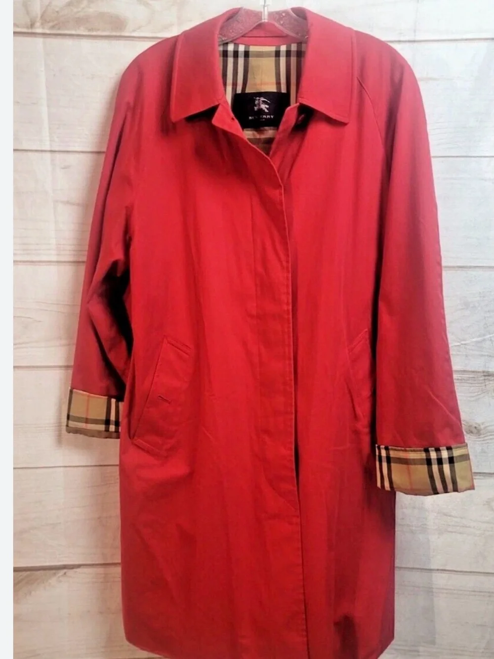 Burberry Red Coat with Signature Nova Check Lining. Trench style - Picture 3 of 14